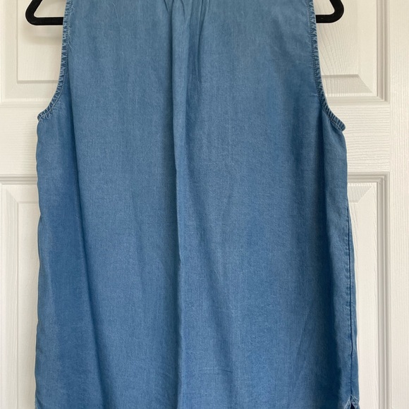 Size medium, Gap sleeveless denim top. - Picture 3 of 3
